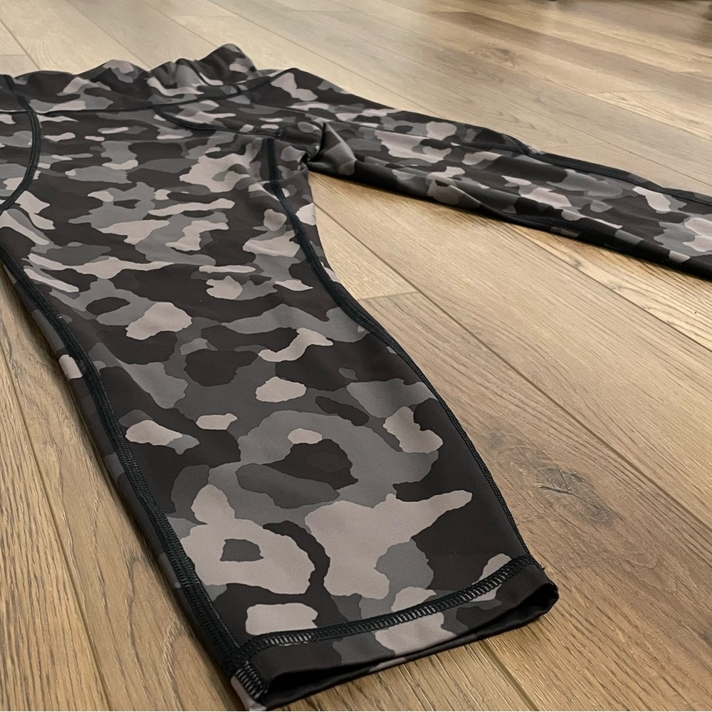 Athleta Lightning Camo 7/8 Tight